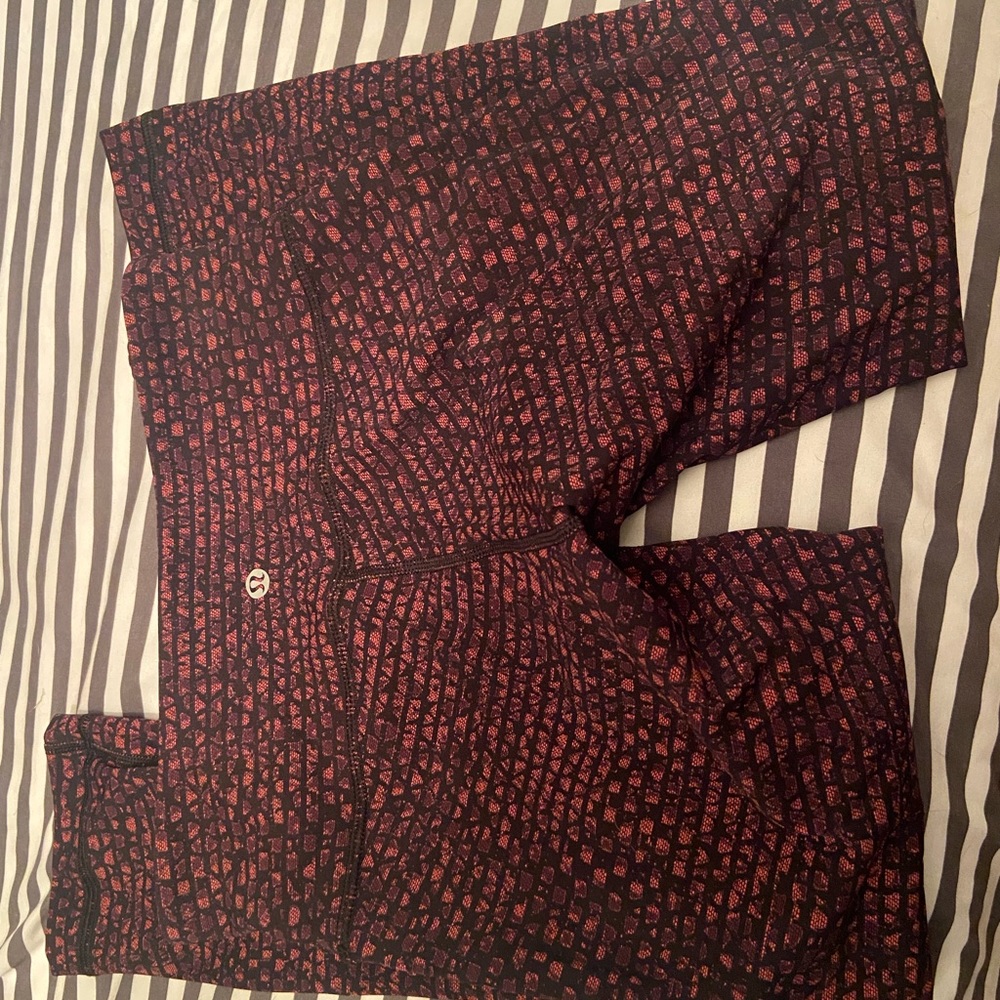 LULULEMON cropped leggings